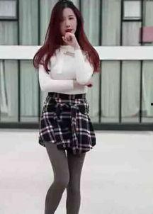 轩子2巨兔摩擦丝袜,摩擦之间释放性感魅力