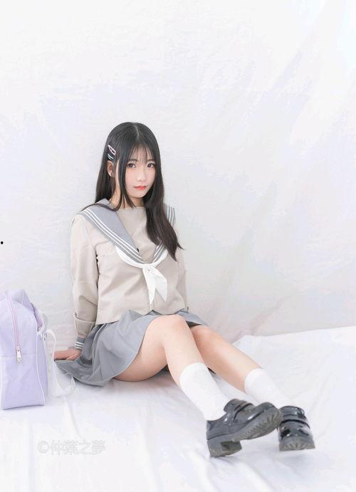 日本肉丝学妹,青春校园的时尚潮流代表
