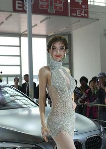 最短真空齐b裙视频,短裙新潮流，性感与时尚的完美结合