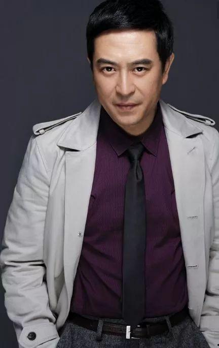 宋佳张嘉译爆料抽烟视频,娱乐圈吸烟现象引关注