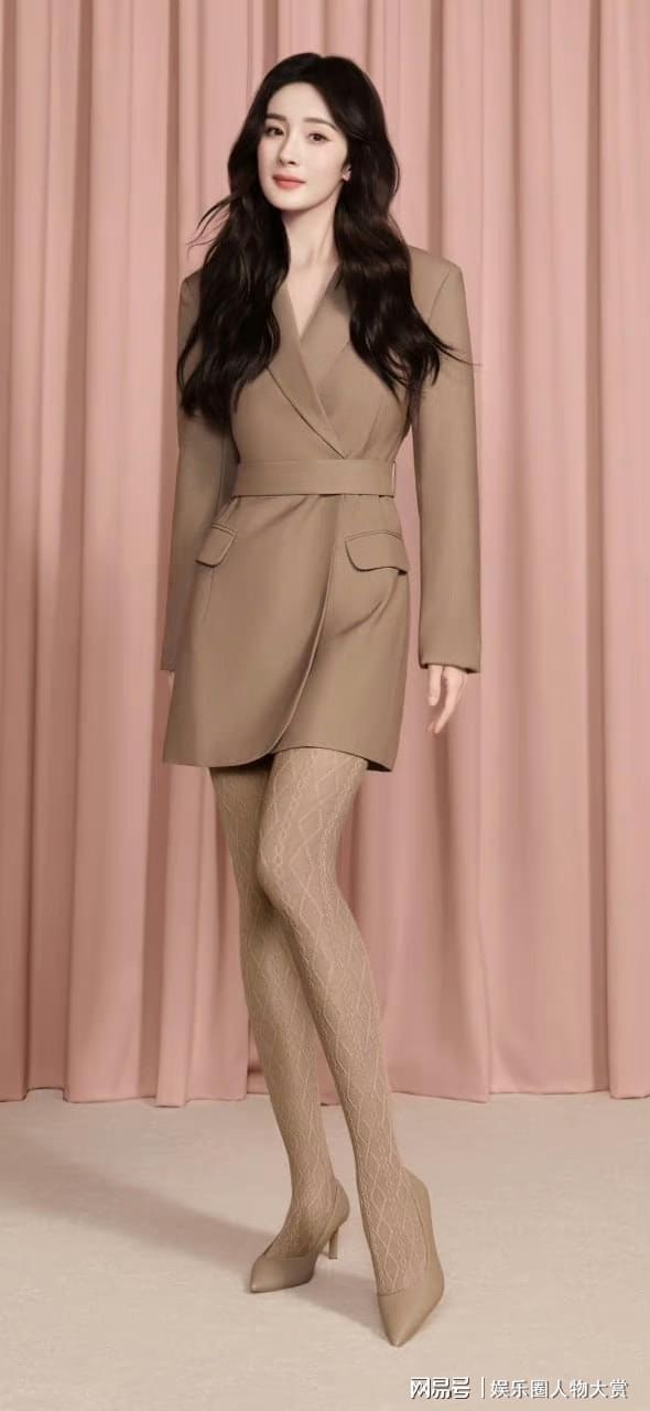 大胆无内丝袜,时尚潮流的叛逆之作