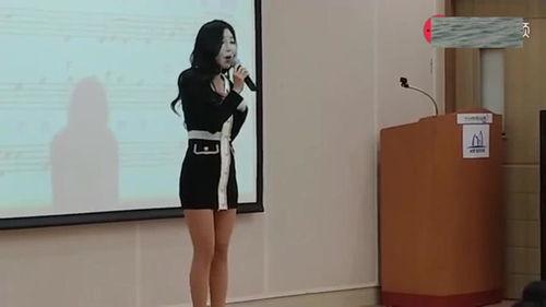 音乐老师丝袜bt,音乐老师演绎的别样风情